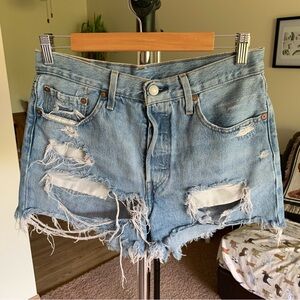 Levi’s 501 Jean Shorts 27